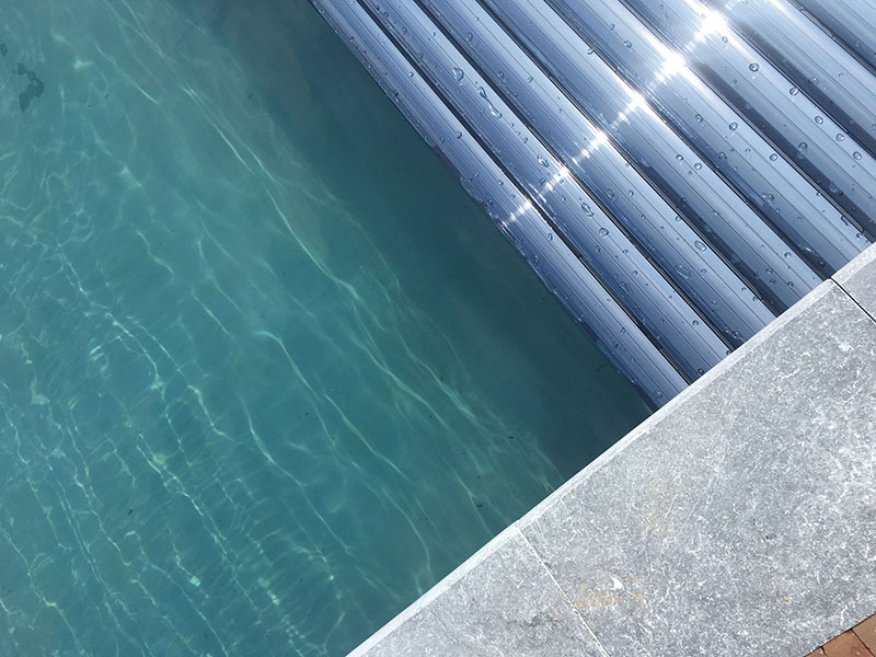 Rolldeck solar lamellen zwembadafdekking